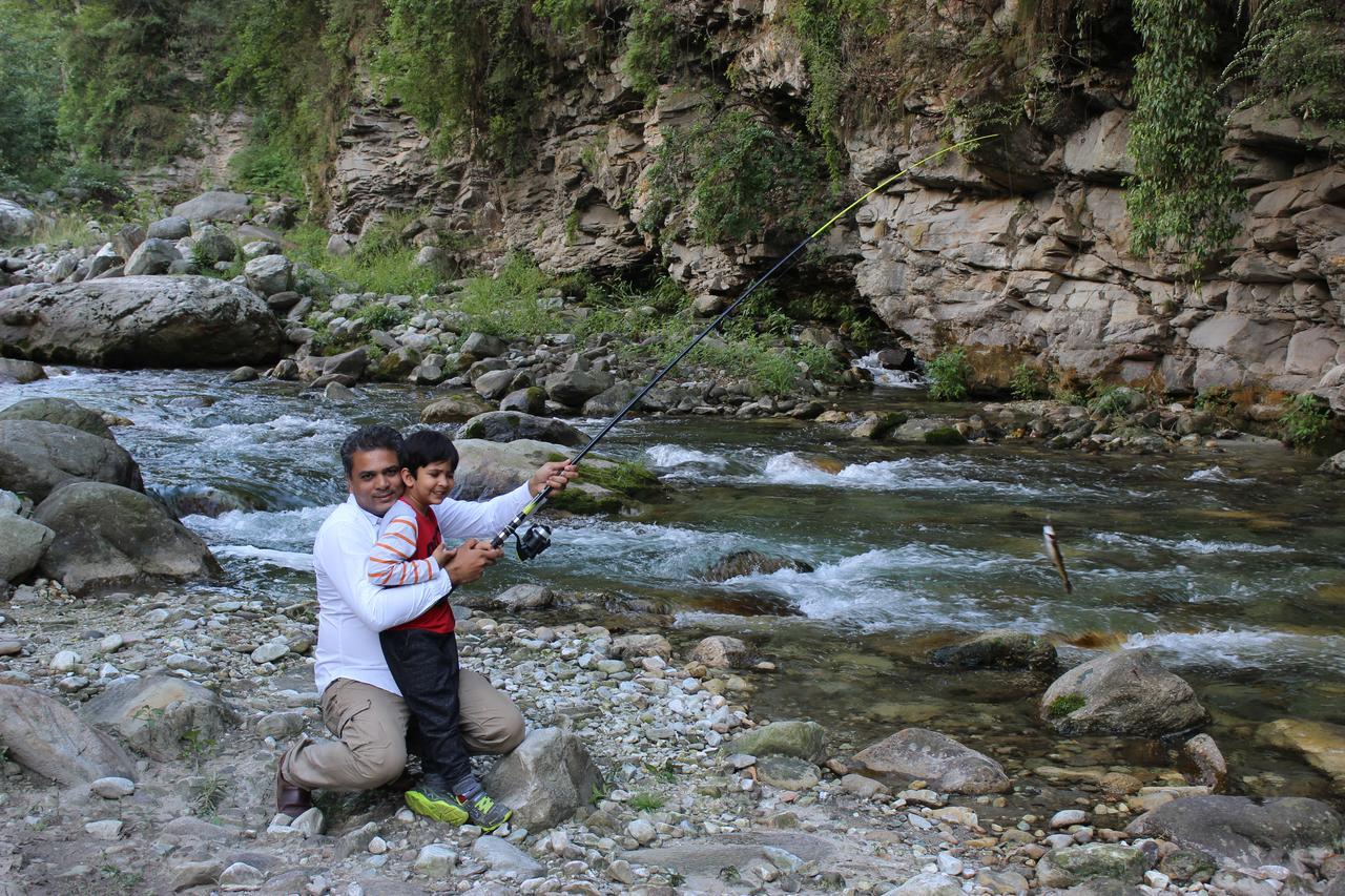 Tirthan Anglers' Retreat Banjār Esterno foto